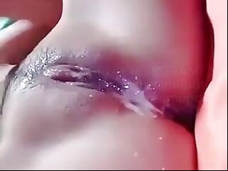masturbating,squirt,longs